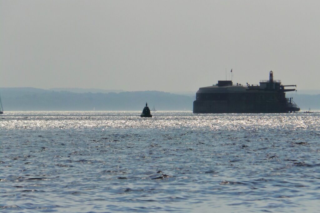 sea, fort, castle, solent, nature, spitbank, coast, water, fortress, architecture, building, gray castle, Isle of Wight